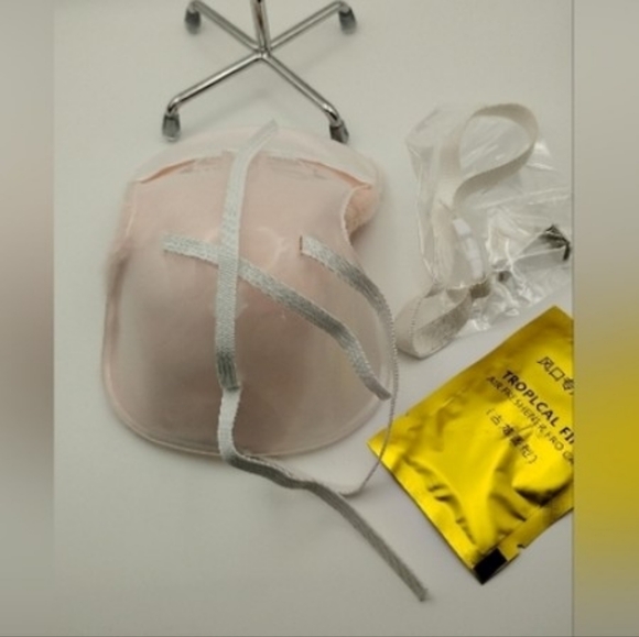 Labubu Pink Fuzzy With White Bow Carseat Comes With All Attachments BNWOT - Picture 3 of 3